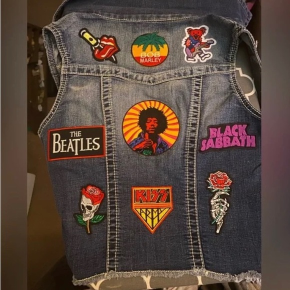 CUSTOMIZED DENIM VEST JACKET W/ THE ICONIC ROCK BANDS!! 18 PATCHES ON IT !! - Picture 11 of 12